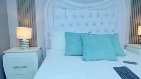 KimBrooks online show from January 11, 11:38 am