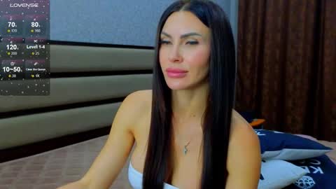 KIm online show from October 8, 2:56 pm