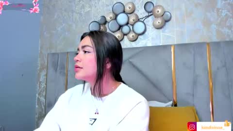  KIM  online show from November 19, 2:11 am