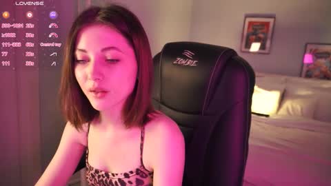  Your Kimmie  follow me  online show from September 27, 9:40 am