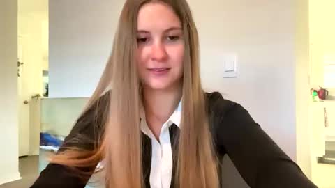 kinci06 online show from March 2, 10:27 pm