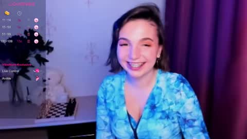 Hazel online show from November 8, 3:04 pm