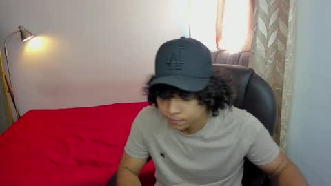 Snapshot of king_master77 chatting on October 13, 6:43 pm king_master77 online show from October 13, 6:43 pm