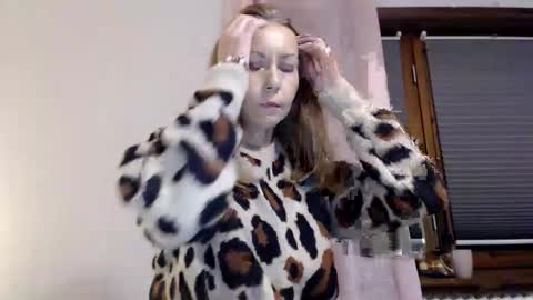 sexysexyhotwetpinkredpussy online show from October 26, 4:28 pm