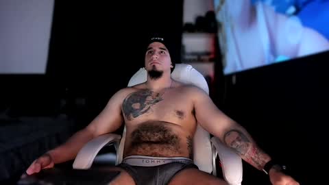 King Bear online show from December 24, 11:44 pm