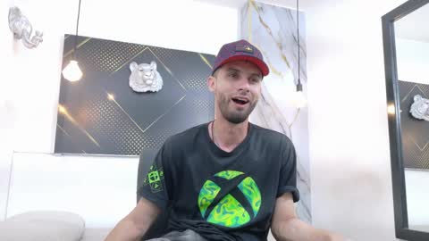 KING  online show from June 5, 3:35 am