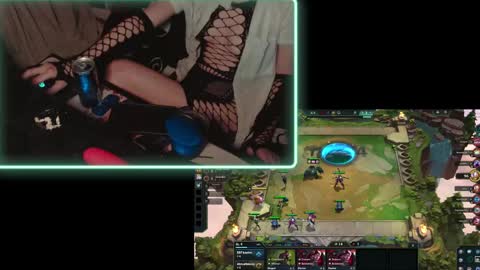 kinkeysole online show from February 5, 8:04 pm