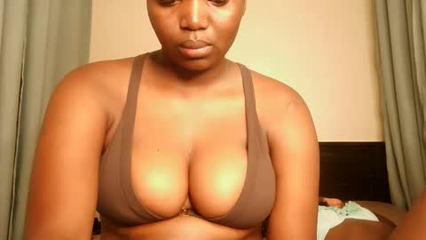Snapshot of kinky_lola1 chatting on September 17, 8:23 pm Lola online show from September 17, 8:23 pm
