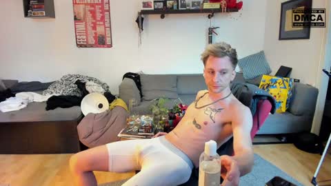 kinky_spidey online show from December 23, 1:45 pm
