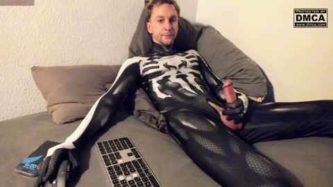 kinky_spidey online show from December 16, 1:10 am
