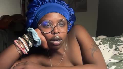 Snapshot of kinkycoupleinteracial chatting on September 24, 1:56 am interracialfacial online show from September 24, 1:56 am