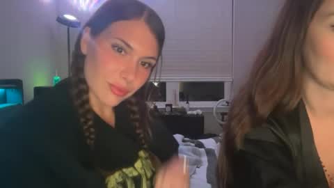 kinkycreative online show from June 21, 4:52 am