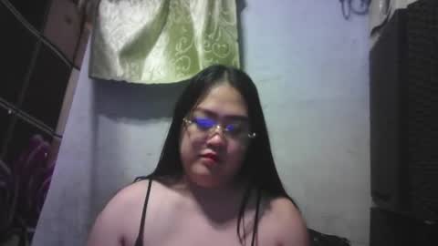 Snapshot of kinkyhotcumm chatting on December 18, 9:25 am KAREN online show from December 18, 9:25 am
