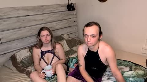 kinkyqueenandpet95 online show from February 9, 4:25 am