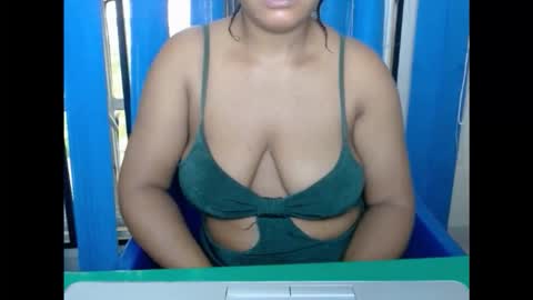 kinkyxxjuice online show from September 24, 8:10 am