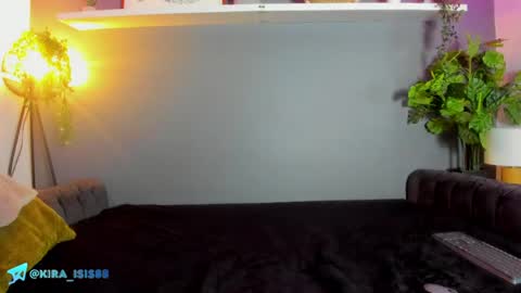 kira_exe online show from June 2, 11:34 am