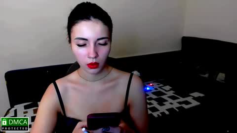 Snapshot of kira_moon_1 chatting on December 7, 7:49 pm Kira online show from December 7, 7:49 pm