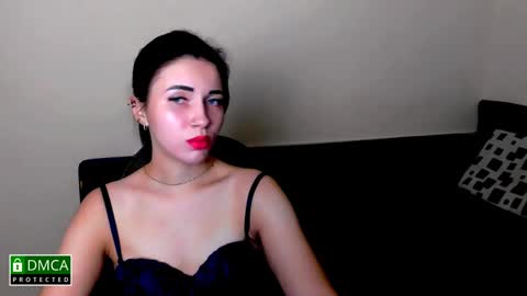 Snapshot of kira_moon_1 chatting on December 4, 8:12 pm Kira online show from December 4, 8:12 pm