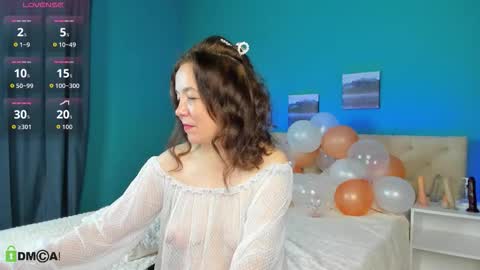 kiraadamss online show from March 5, 1:36 am