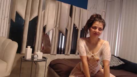 kiraawild online show from September 11, 8:43 pm