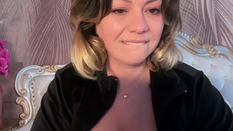 KiraDivine online show from March 5, 1:53 pm