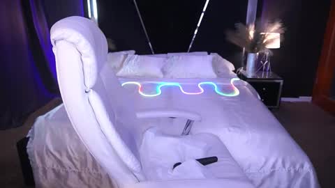 kiragrayyy online show from October 11, 1:38 pm