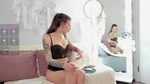 Snapshot of kiralotus chatting on September 12, 4:58 am little vampire online show from September 12, 4:58 am