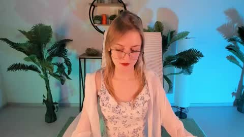 Kira online show from March 11, 5:13 pm