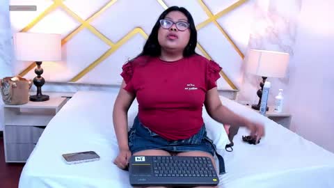 kiri  online show from April 15, 5:00 am