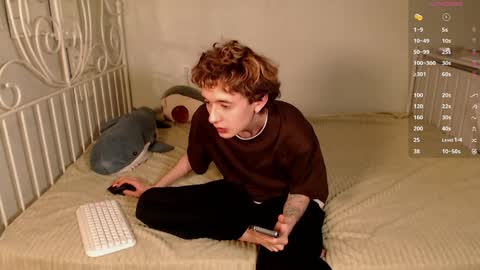 Alan online show from April 3, 6:26 pm