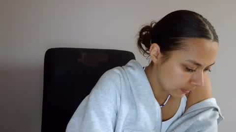 kiss_ameliaa online show from October 9, 12:54 pm