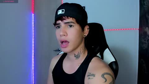 kiss_whitee online show from March 26, 9:58 am