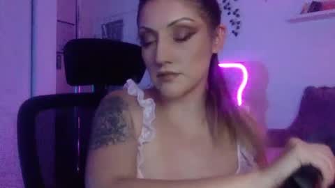 Kissah Kreampuff online show from October 12, 7:56 am