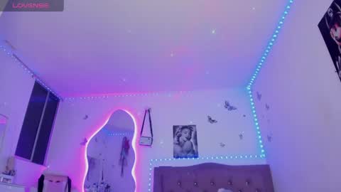 kisses_of_daniela online show from April 15, 2:59 am