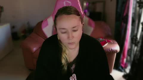 kissica online show from March 5, 2:56 pm