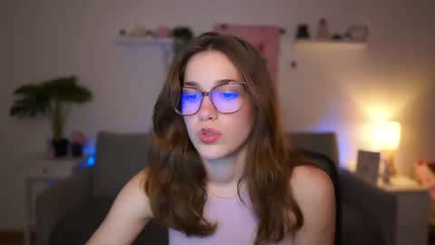 Sisi online show from March 11, 2:42 pm