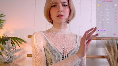 Kate  online show from December 10, 5:22 pm