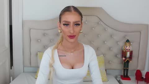 Natalie online show from December 14, 2:45 pm