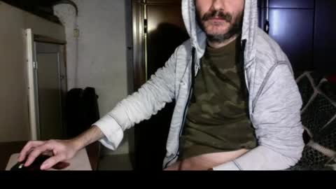 kissofbanned1983 online show from November 29, 9:50 am