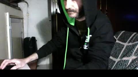 kissofbanned1983 online show from December 1, 5:44 pm