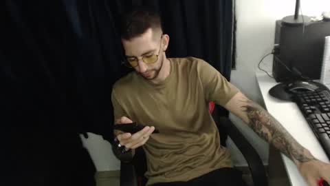 kitcatdreams online show from April 16, 12:00 am