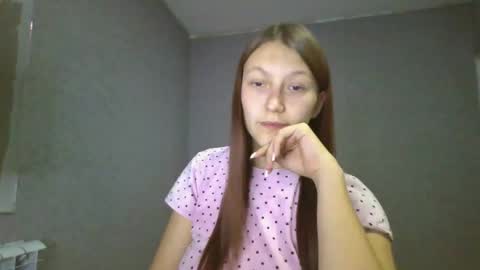 kiti_kitiss online show from November 4, 7:04 pm