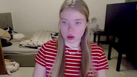 Jennyblonde and Emmabrunette online show from December 27, 3:15 pm