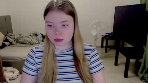 Jennyblonde and Emmabrunette online show from December 21, 2:34 pm