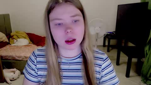 Jennyblonde and Emmabrunette online show from January 17, 3:54 pm