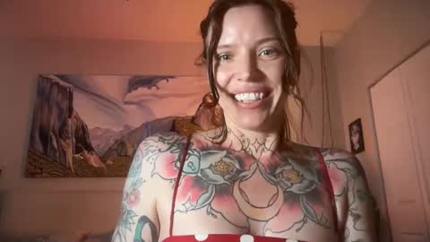 kittjones33 online show from May 12, 8:51 pm