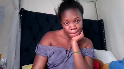 kitty_kerry online show from June 8, 4:46 am