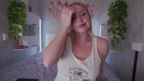 Kelsi and Ricky online show from May 3, 9:04 am