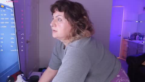 Bella Blue BBW online show from February 17, 6:31 am