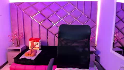 Sarah online show from July 24, 3:31 pm